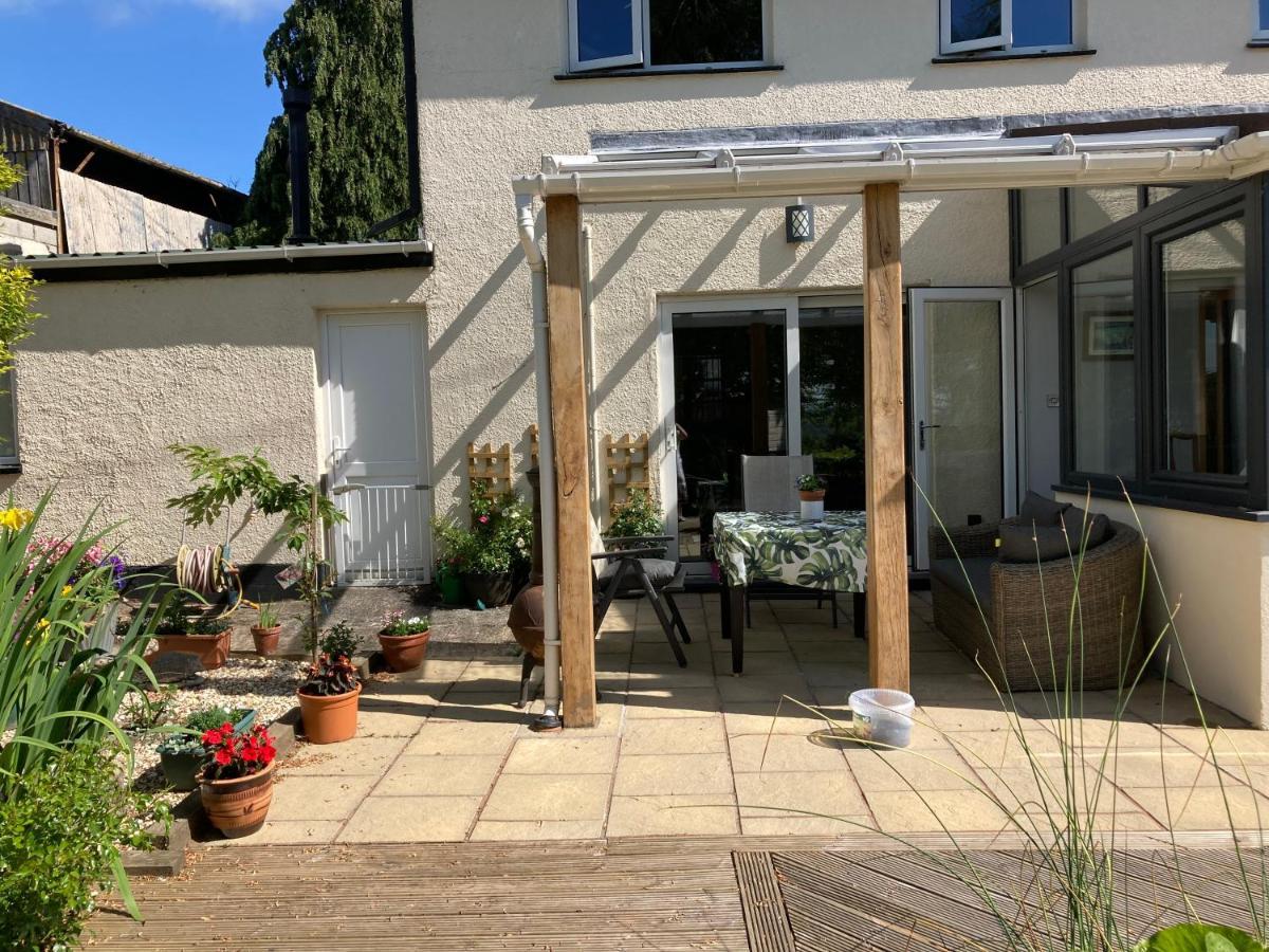 East Hillerton House Guest House Кредитън Екстериор снимка