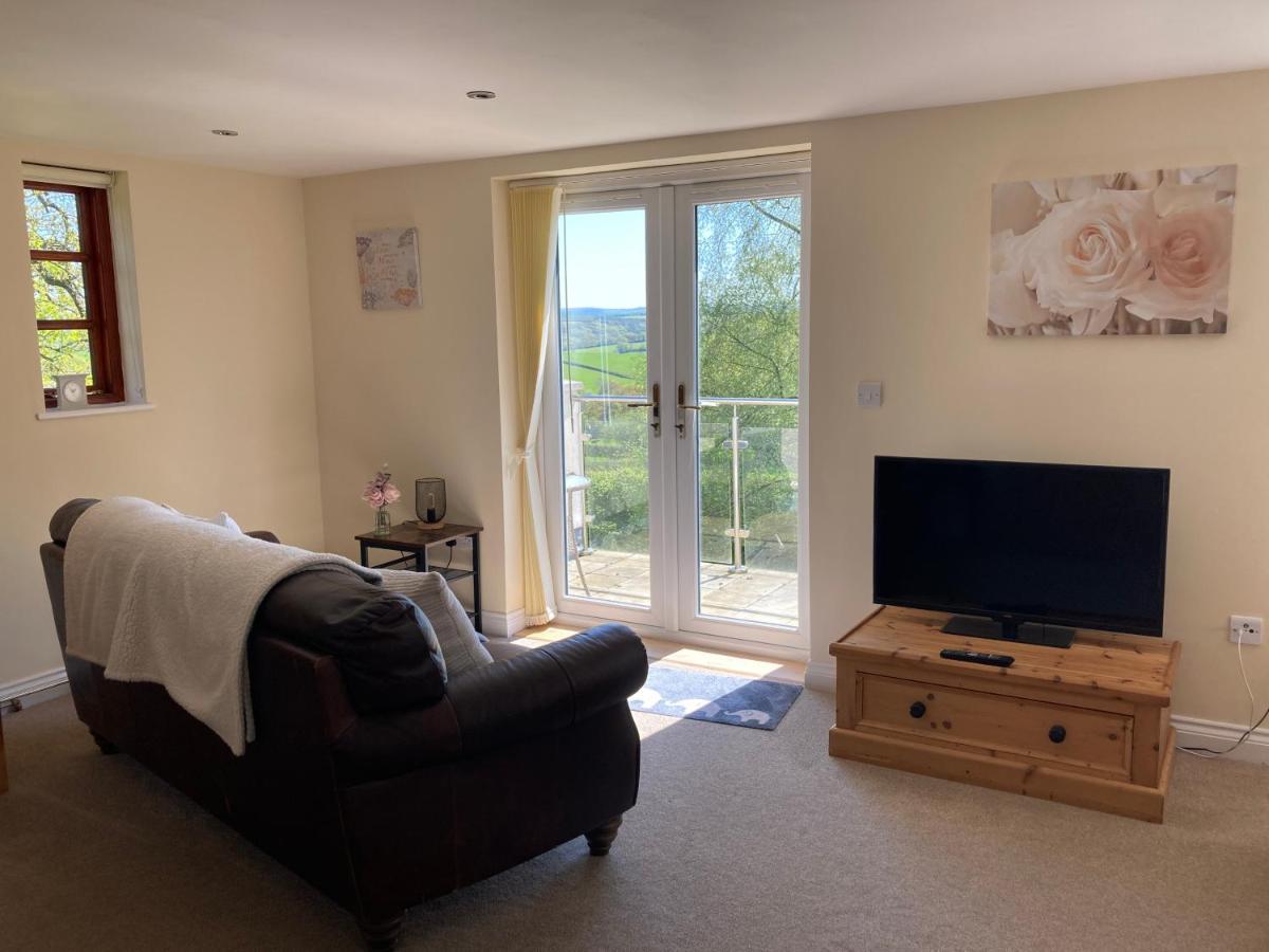 East Hillerton House Guest House Кредитън Екстериор снимка