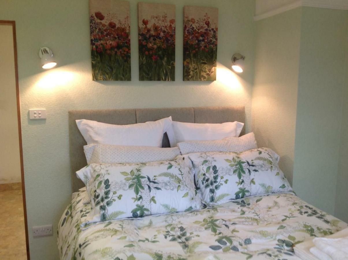 East Hillerton House Guest House Кредитън Екстериор снимка