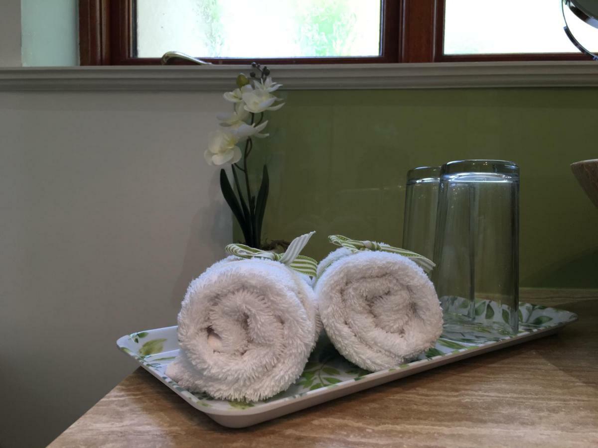 East Hillerton House Guest House Кредитън Екстериор снимка