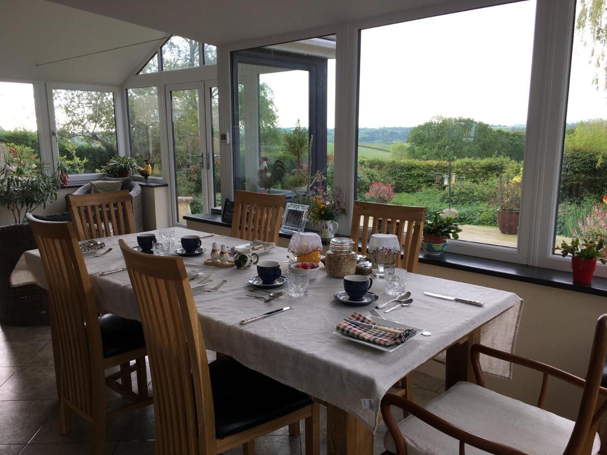 East Hillerton House Guest House Кредитън Екстериор снимка